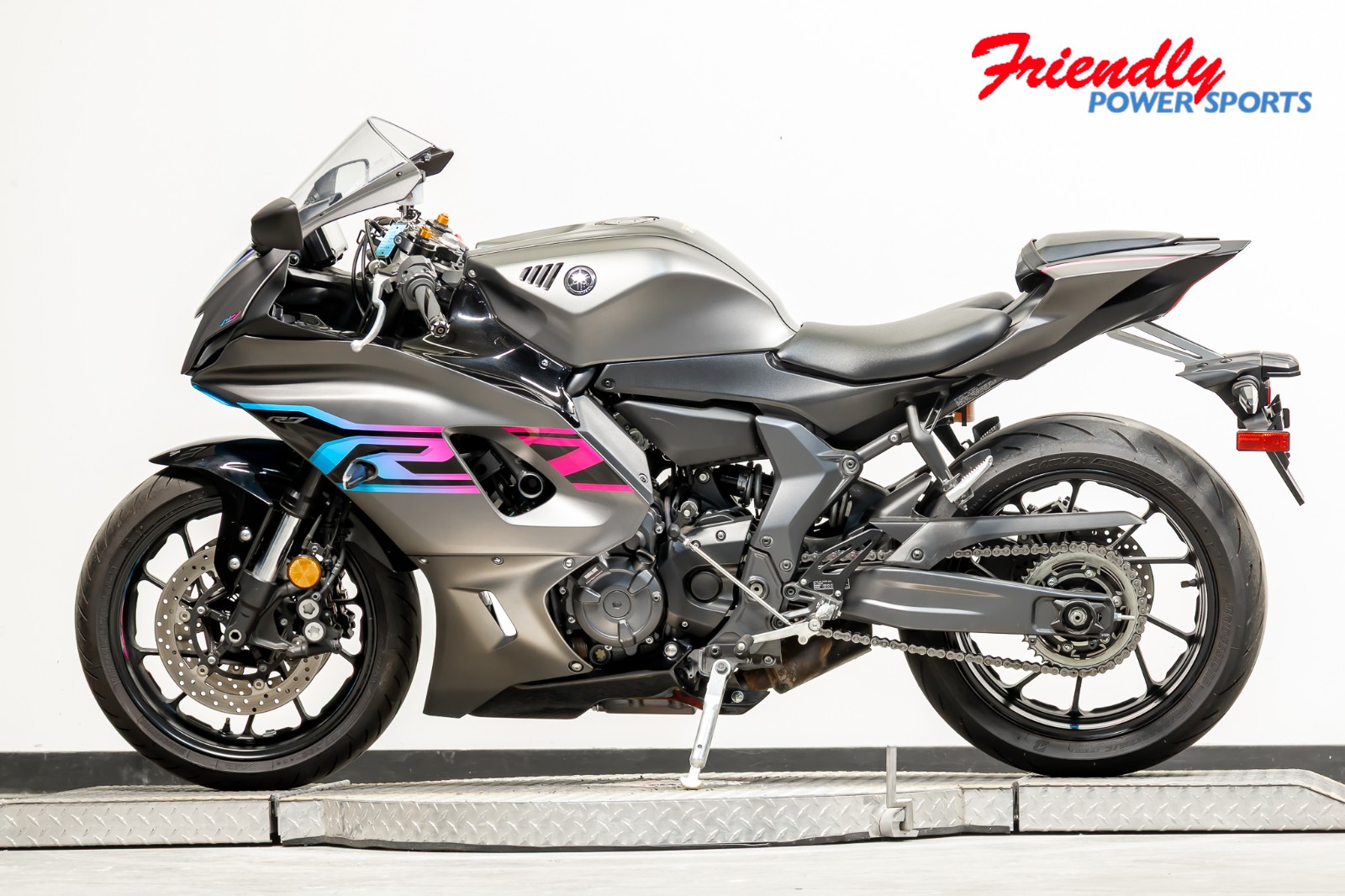 2024 YAMAHA YZF-R7