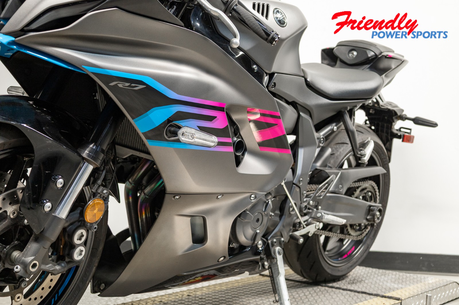 2024 YAMAHA YZF-R7