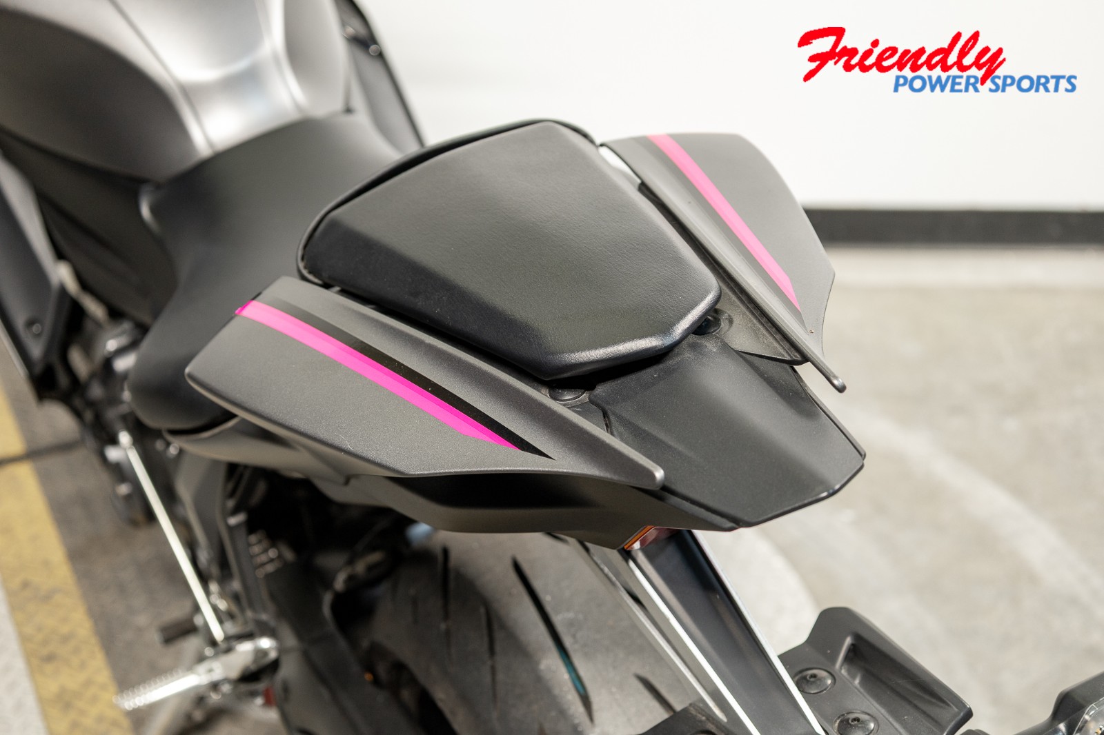 2024 YAMAHA YZF-R7