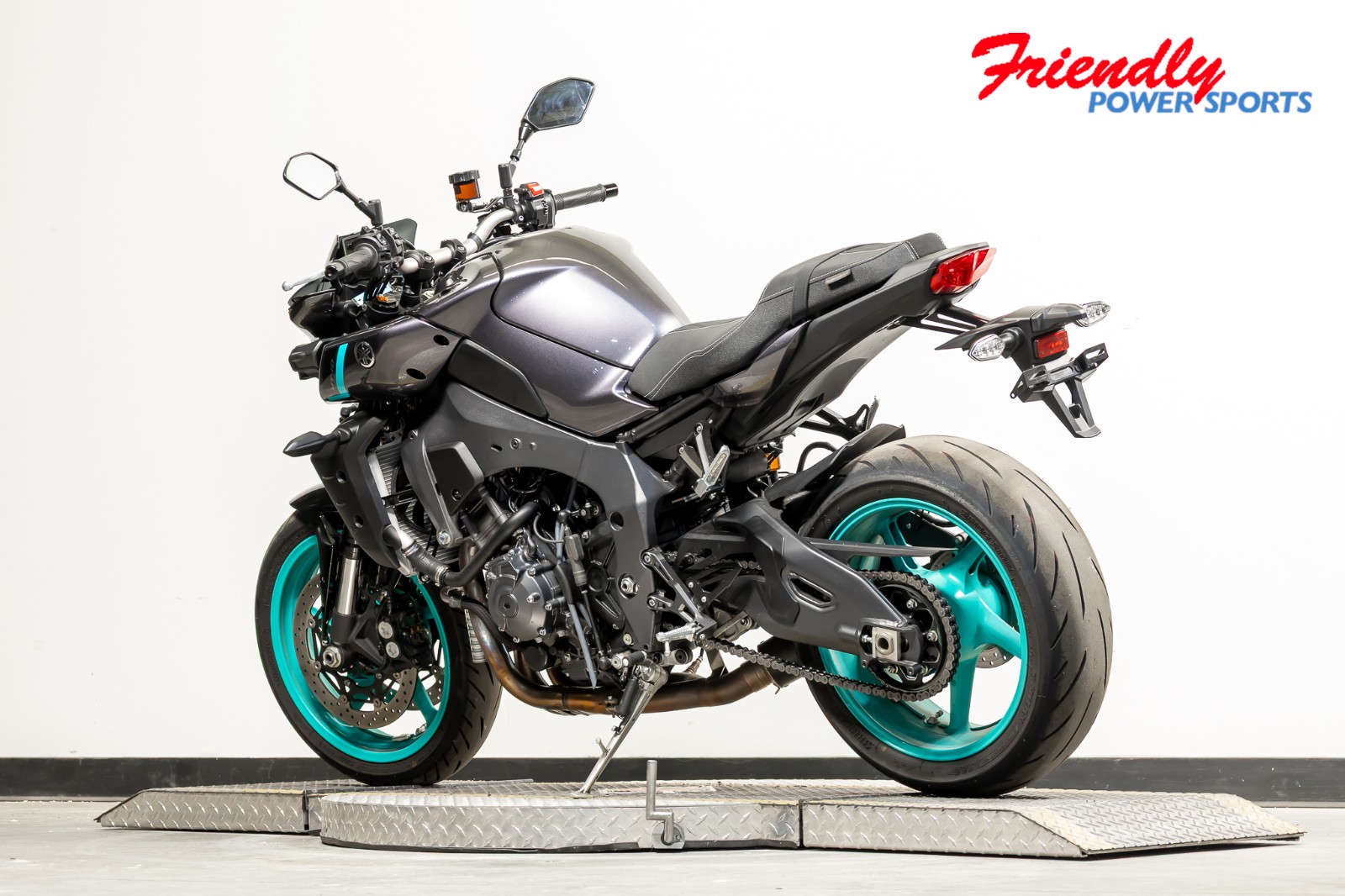 2024 YAMAHA MT-10