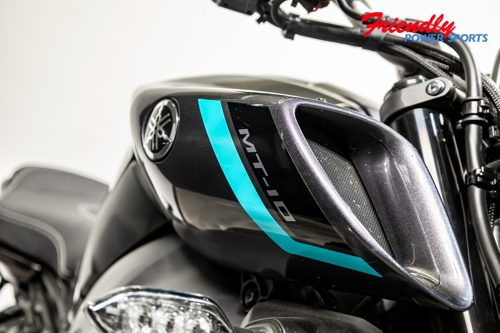 2024 YAMAHA MT-10