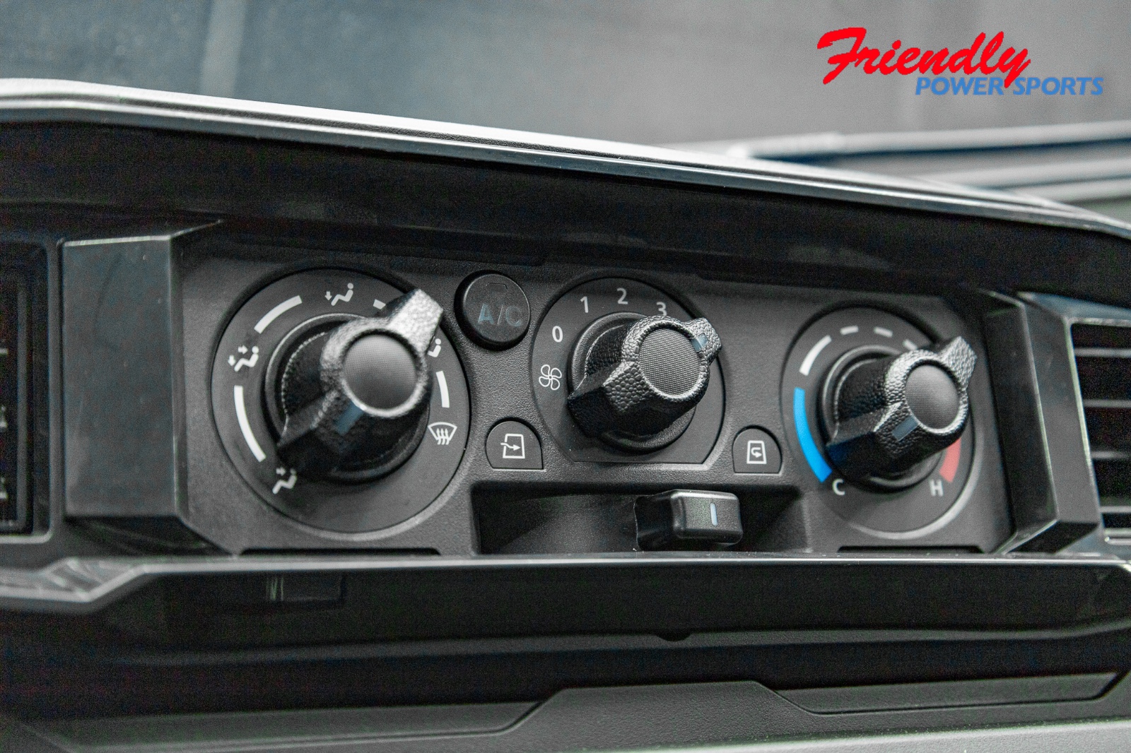 2025 KAWASAKI RIDGE® Limited HVAC