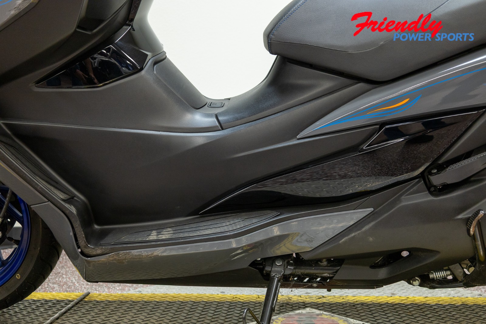 2023 SUZUKI Burgman 400