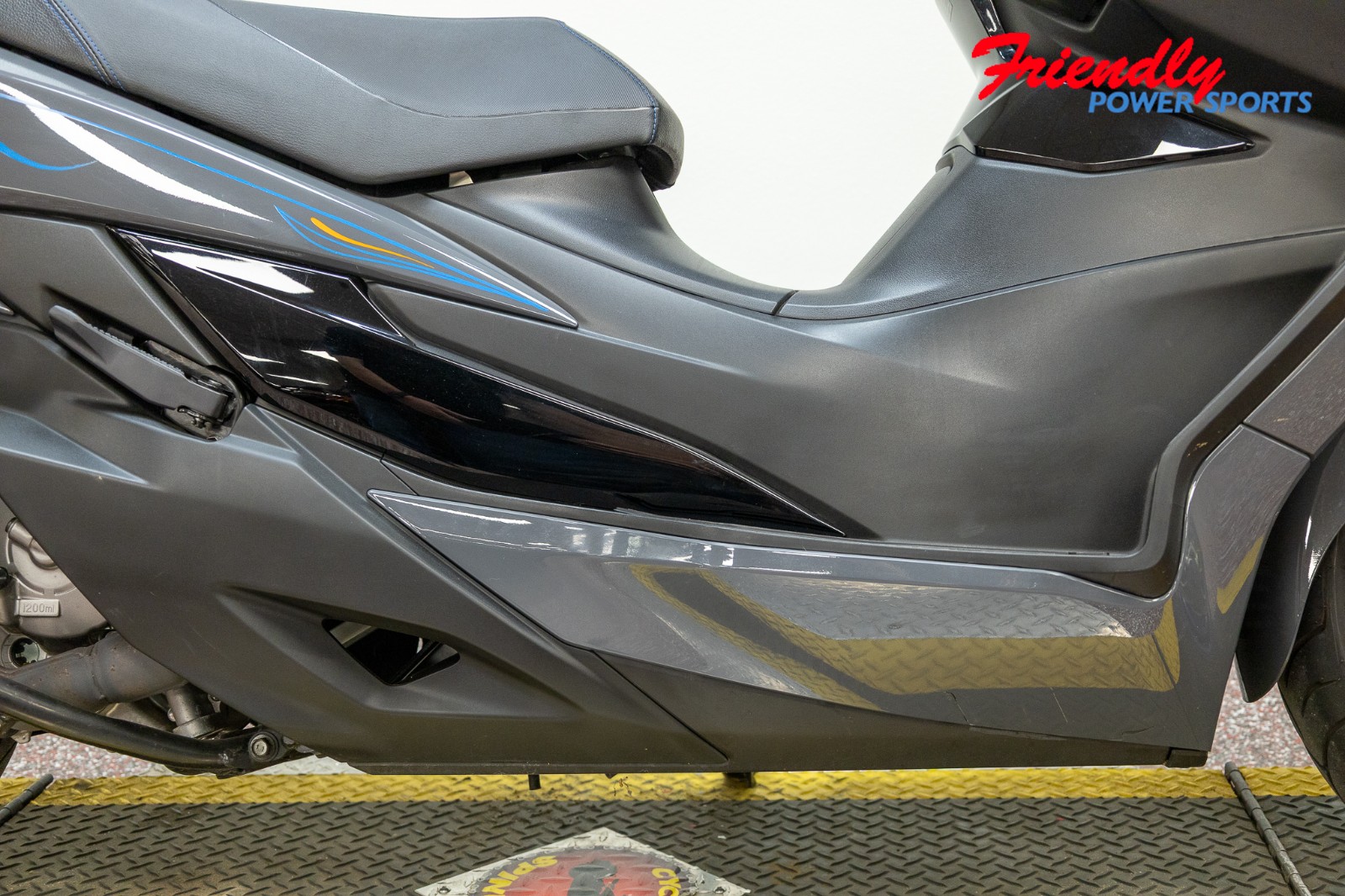 2023 SUZUKI Burgman 400