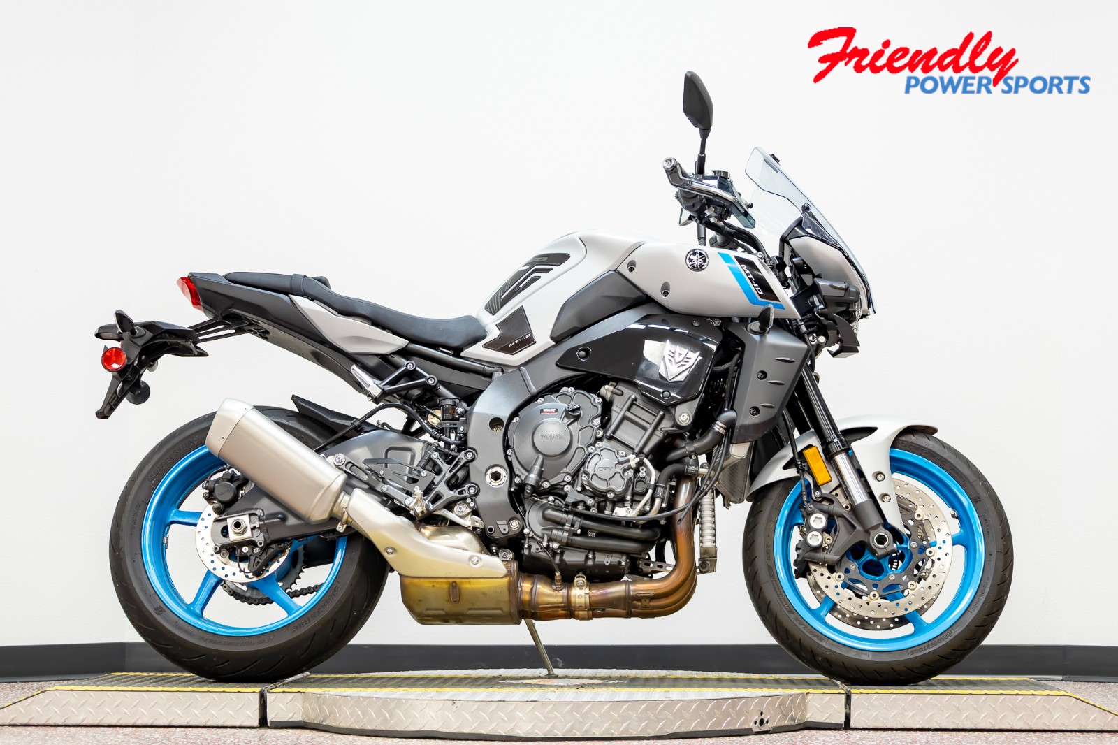 2025 YAMAHA MT-10