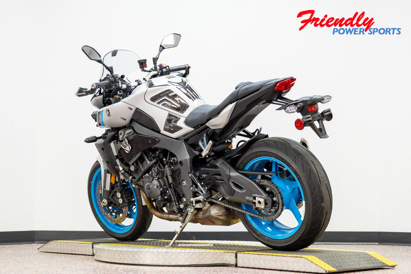 2025 YAMAHA MT-10