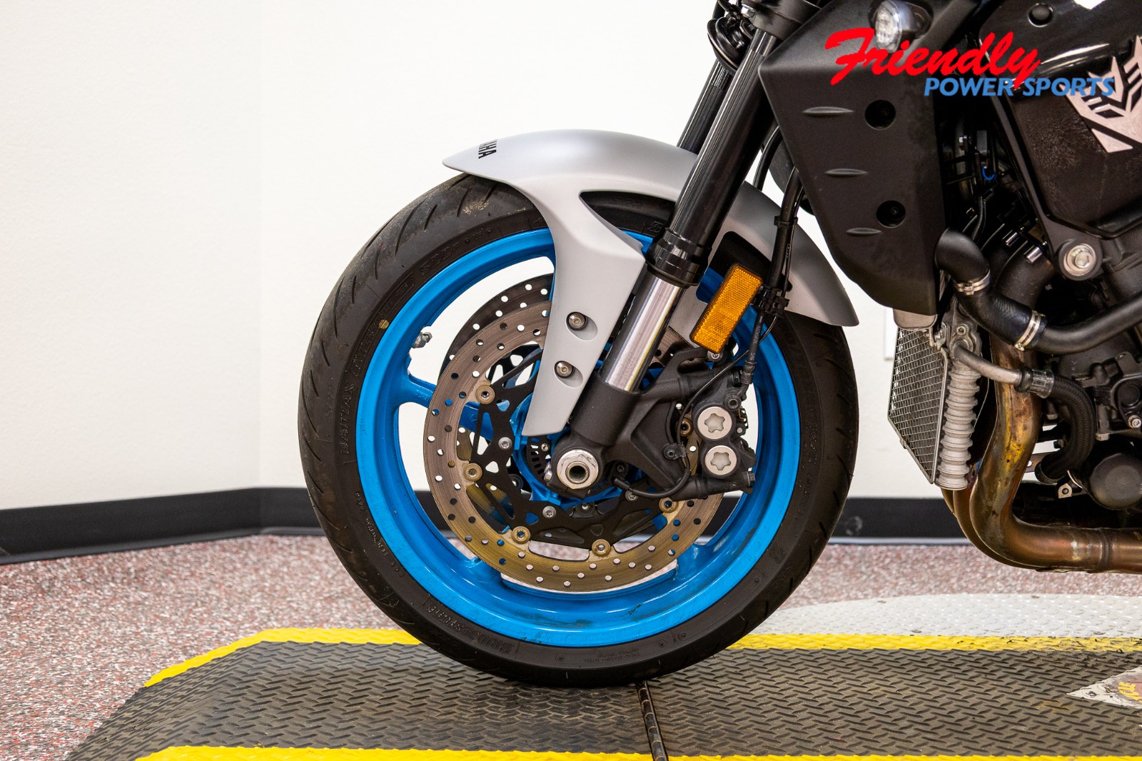2025 YAMAHA MT-10