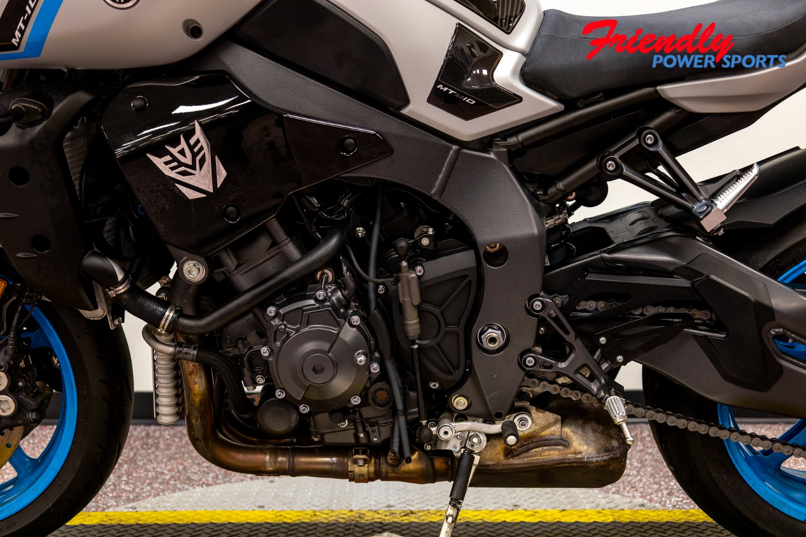 2025 YAMAHA MT-10