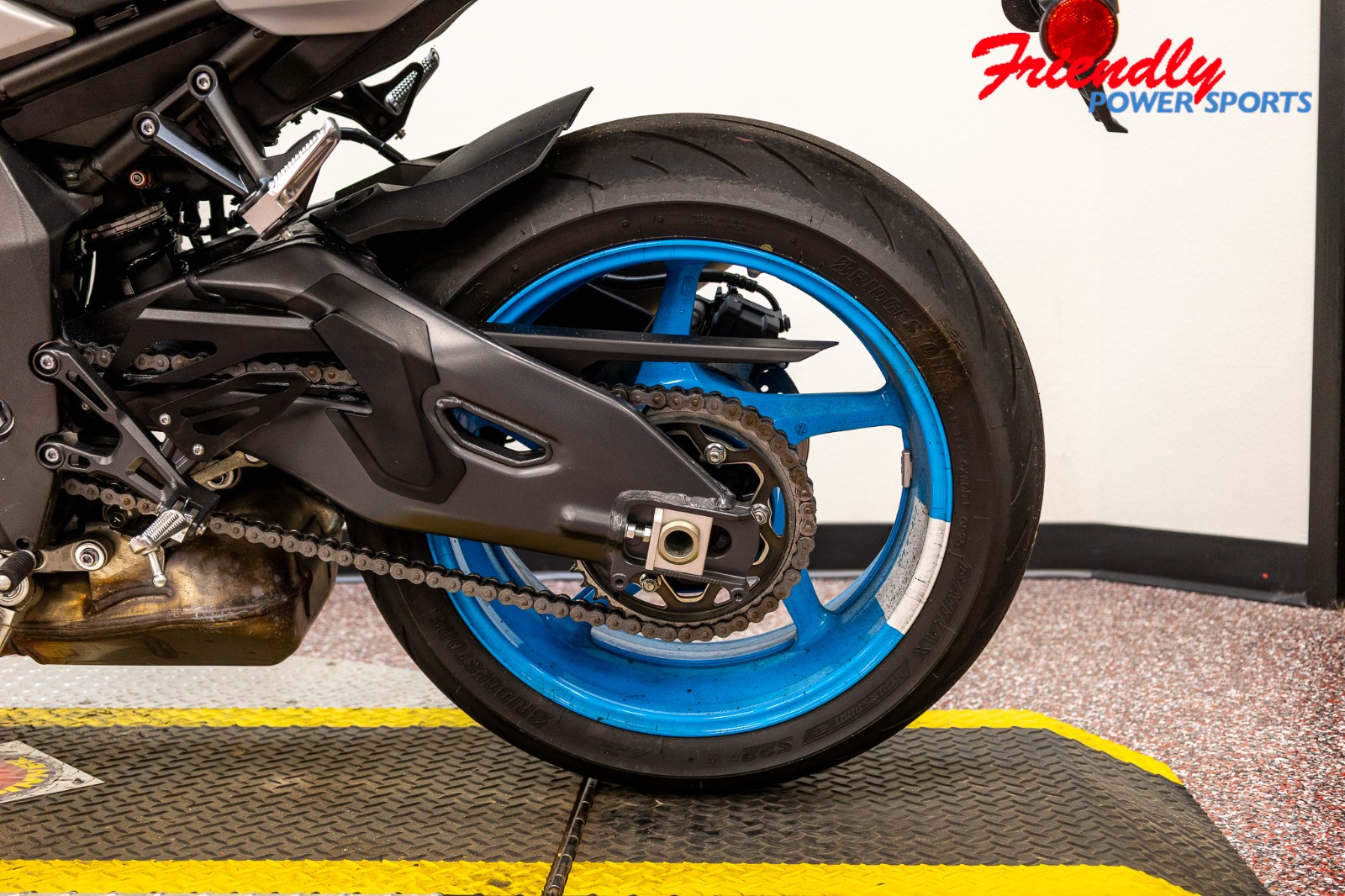2025 YAMAHA MT-10