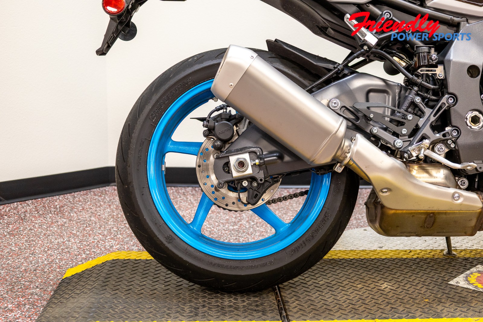2025 YAMAHA MT-10