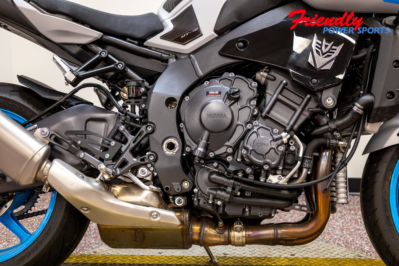 2025 YAMAHA MT-10
