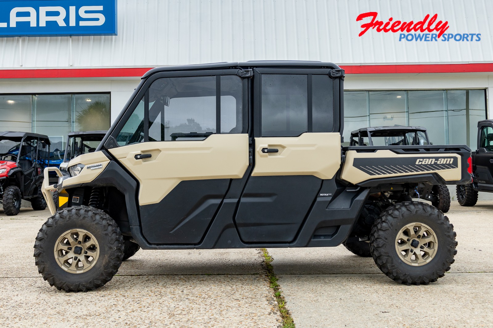 2025 CAN-AM DEF MAX LIMITED  65 HD10 CA