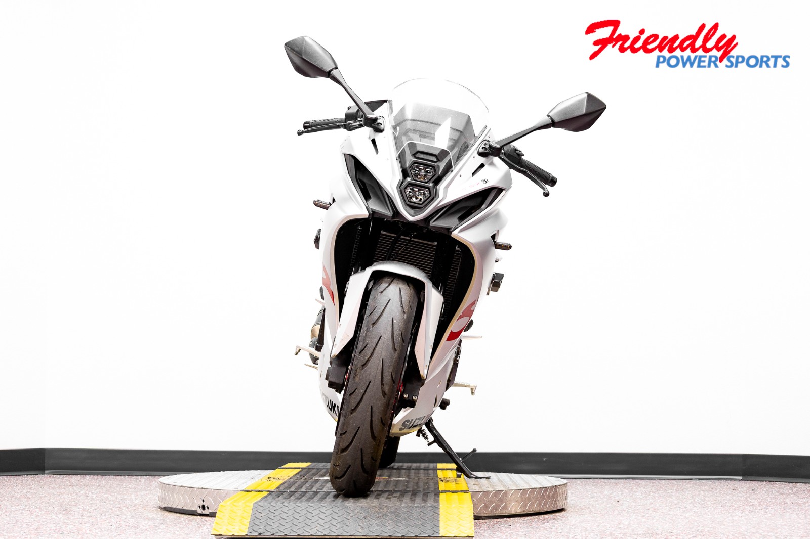 2024 SUZUKI GSX-8R