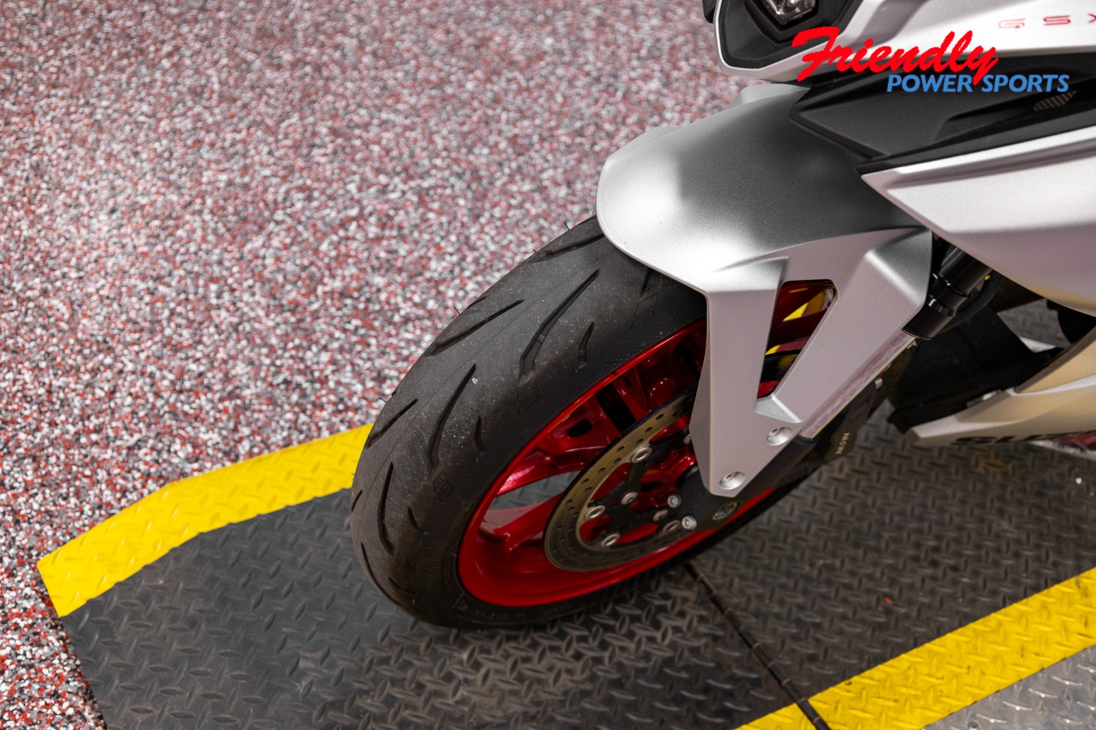2024 SUZUKI GSX-8R