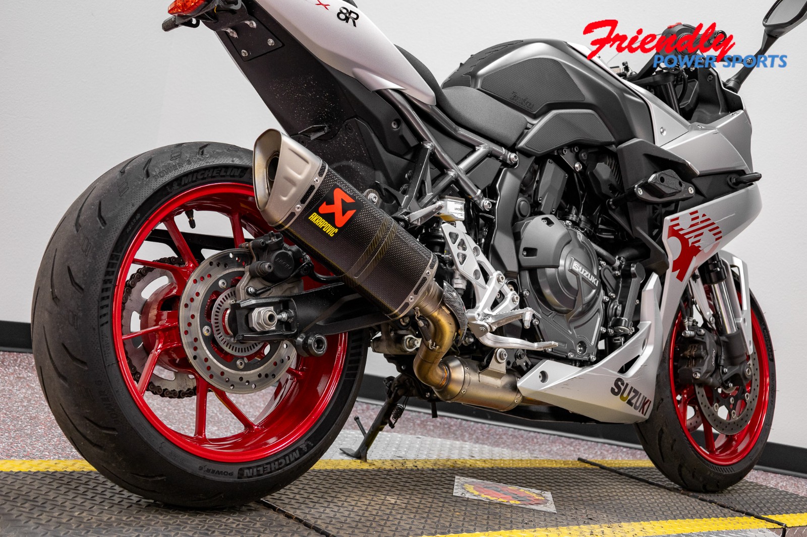 2024 SUZUKI GSX-8R