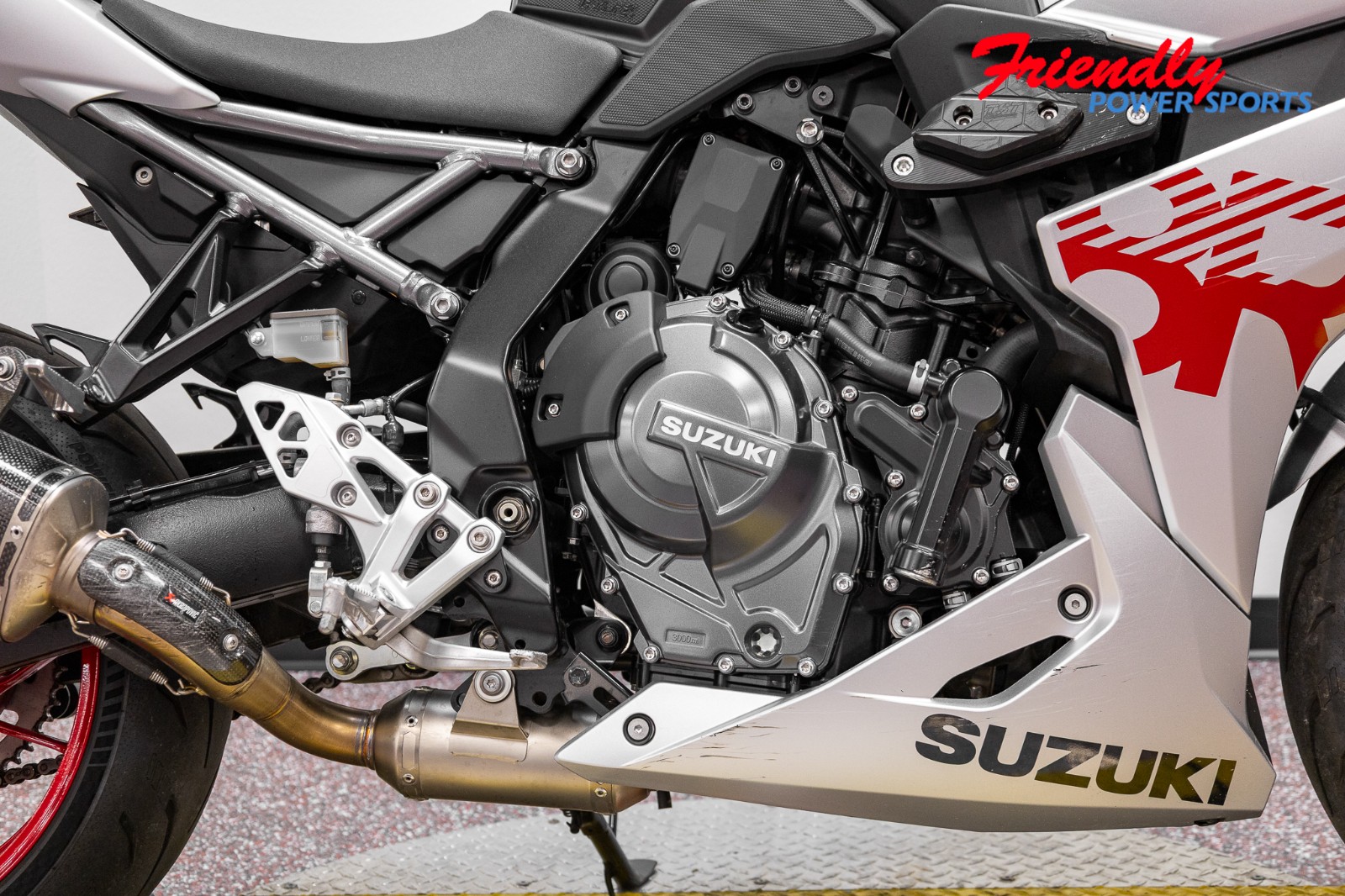 2024 SUZUKI GSX-8R