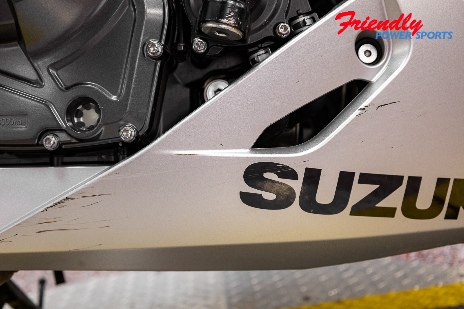 2024 SUZUKI GSX-8R