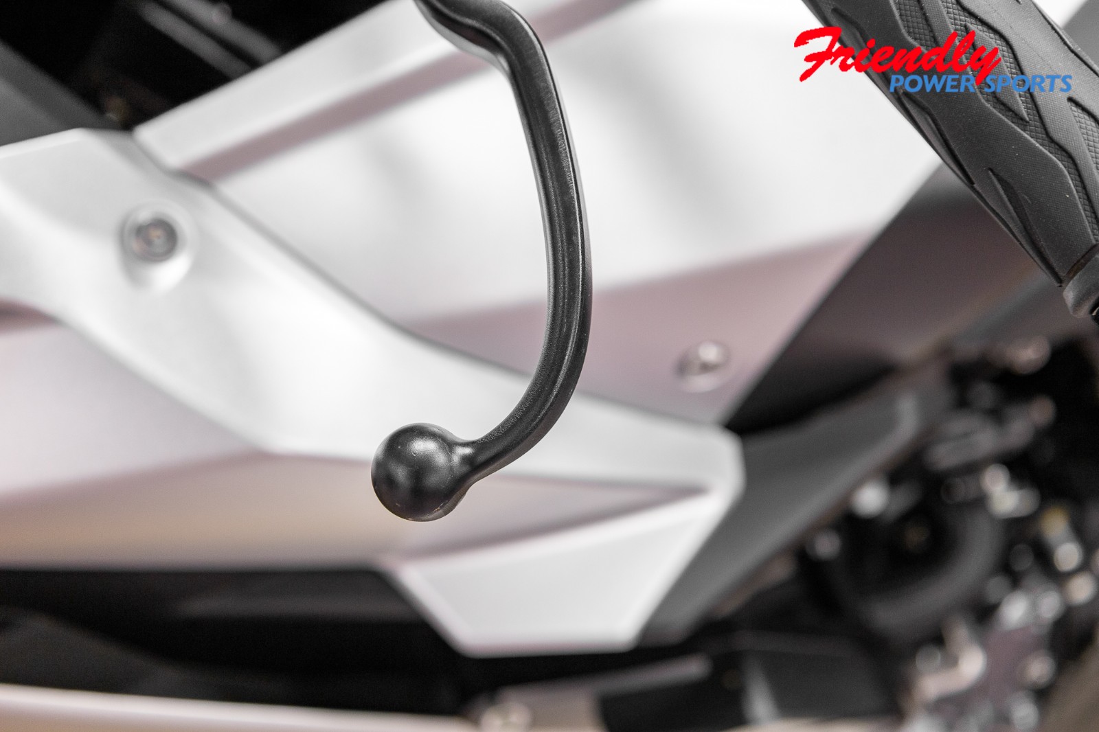2024 SUZUKI GSX-8R
