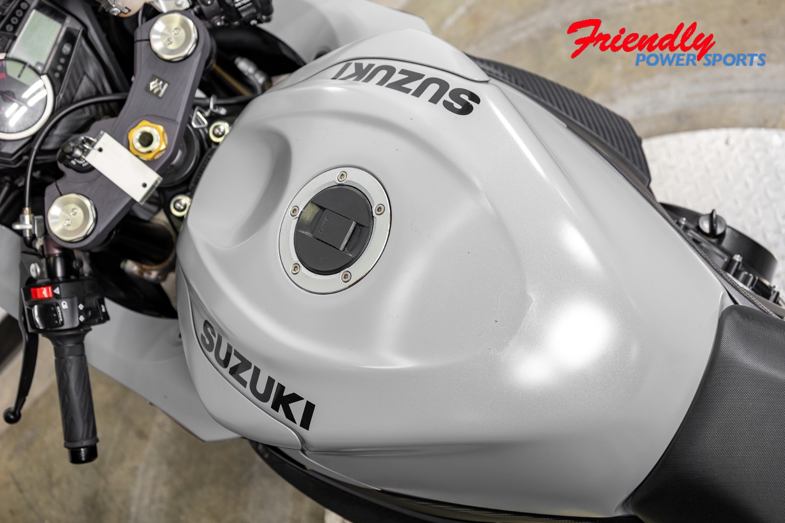 2023 SUZUKI GSX-R600 CA