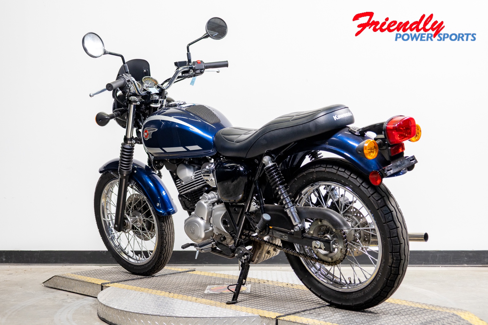 2025 KAWASAKI W230 ABS