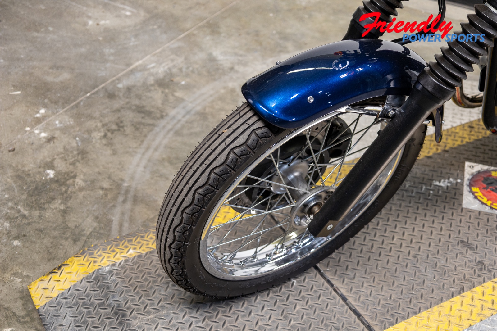 2025 KAWASAKI W230 ABS