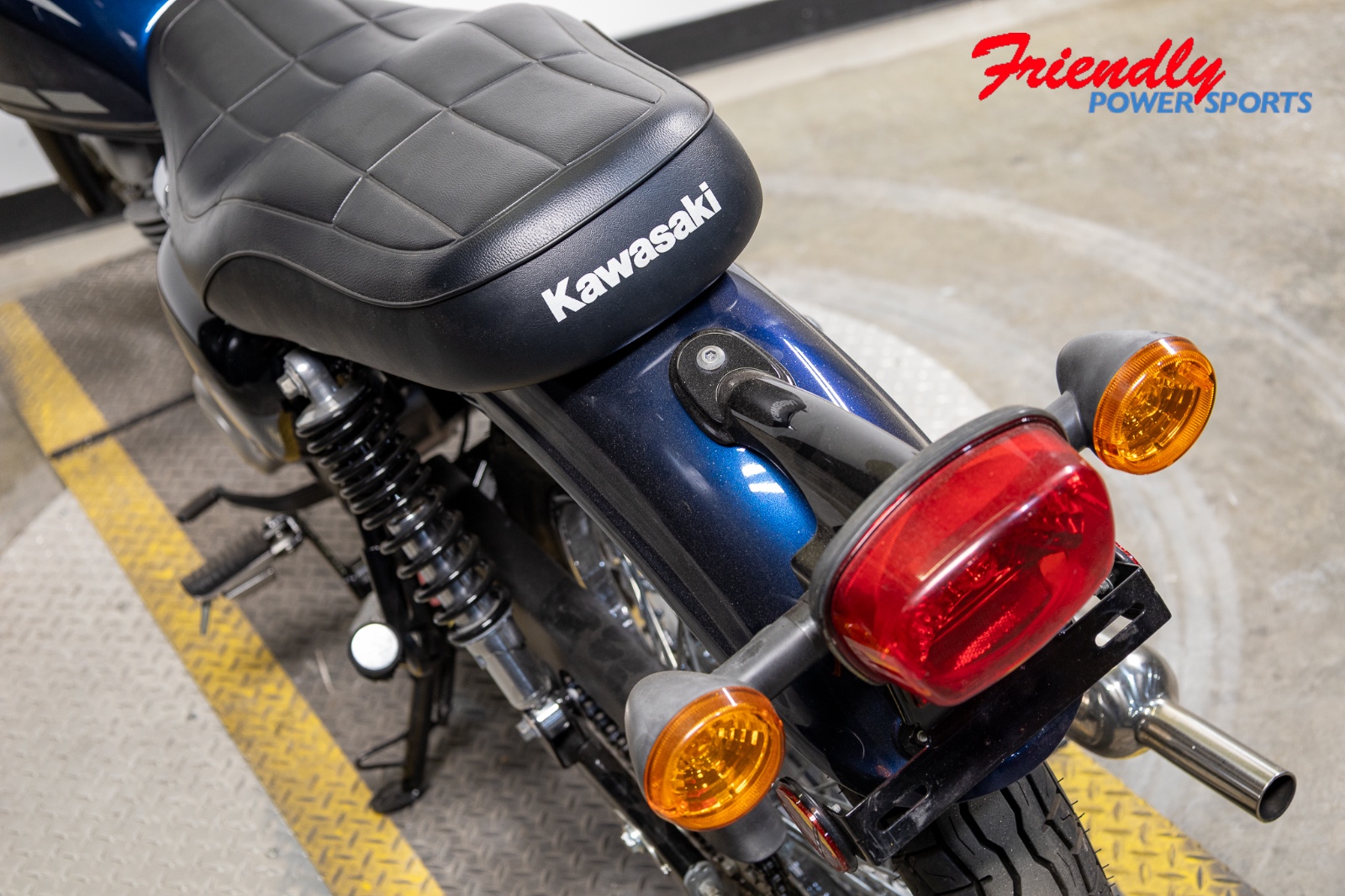 2025 KAWASAKI W230 ABS