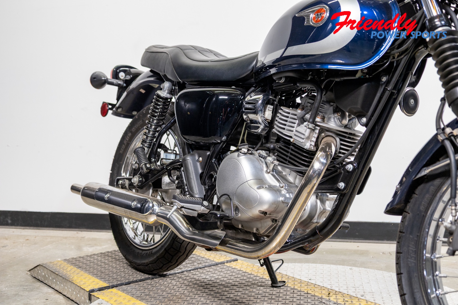 2025 KAWASAKI W230 ABS
