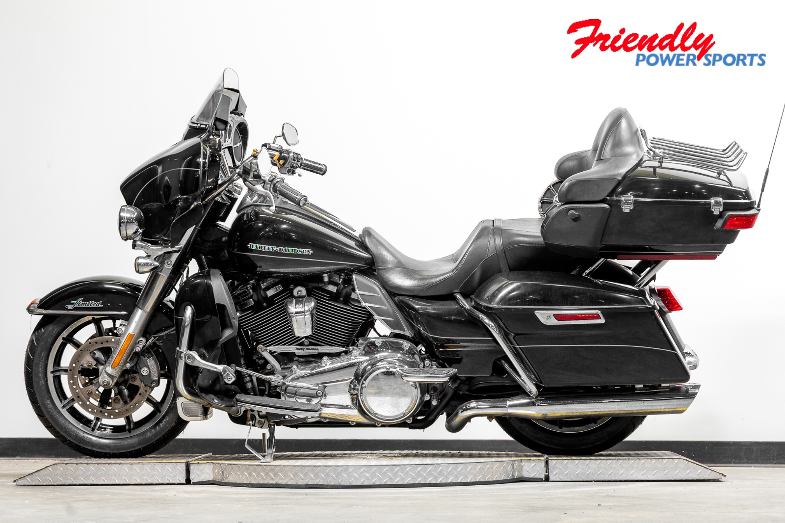 2017 HARLEY-DAVIDSON Electra Glide® Ultra Limited Low