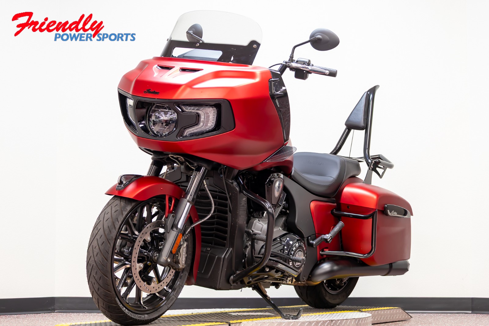 2024 INDIAN CHALLENGER DARK HORSE, SUNSET RED SMK, 49ST Dark Horse®