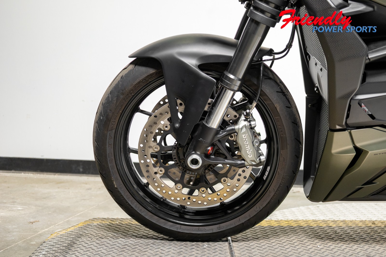 2023 DUCATI STREETFIGHTER V2