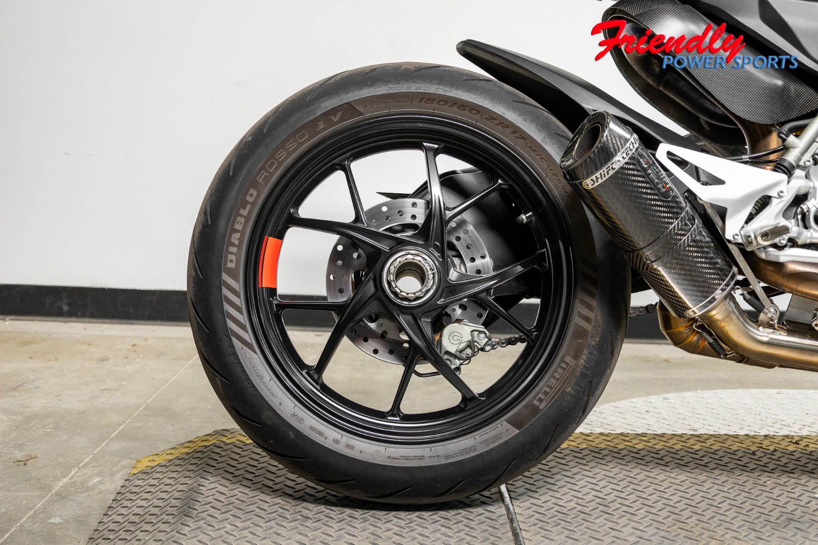 2023 DUCATI STREETFIGHTER V2