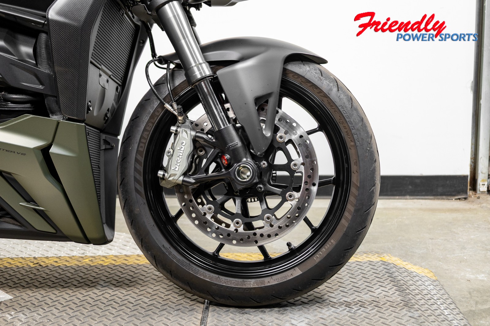 2023 DUCATI STREETFIGHTER V2