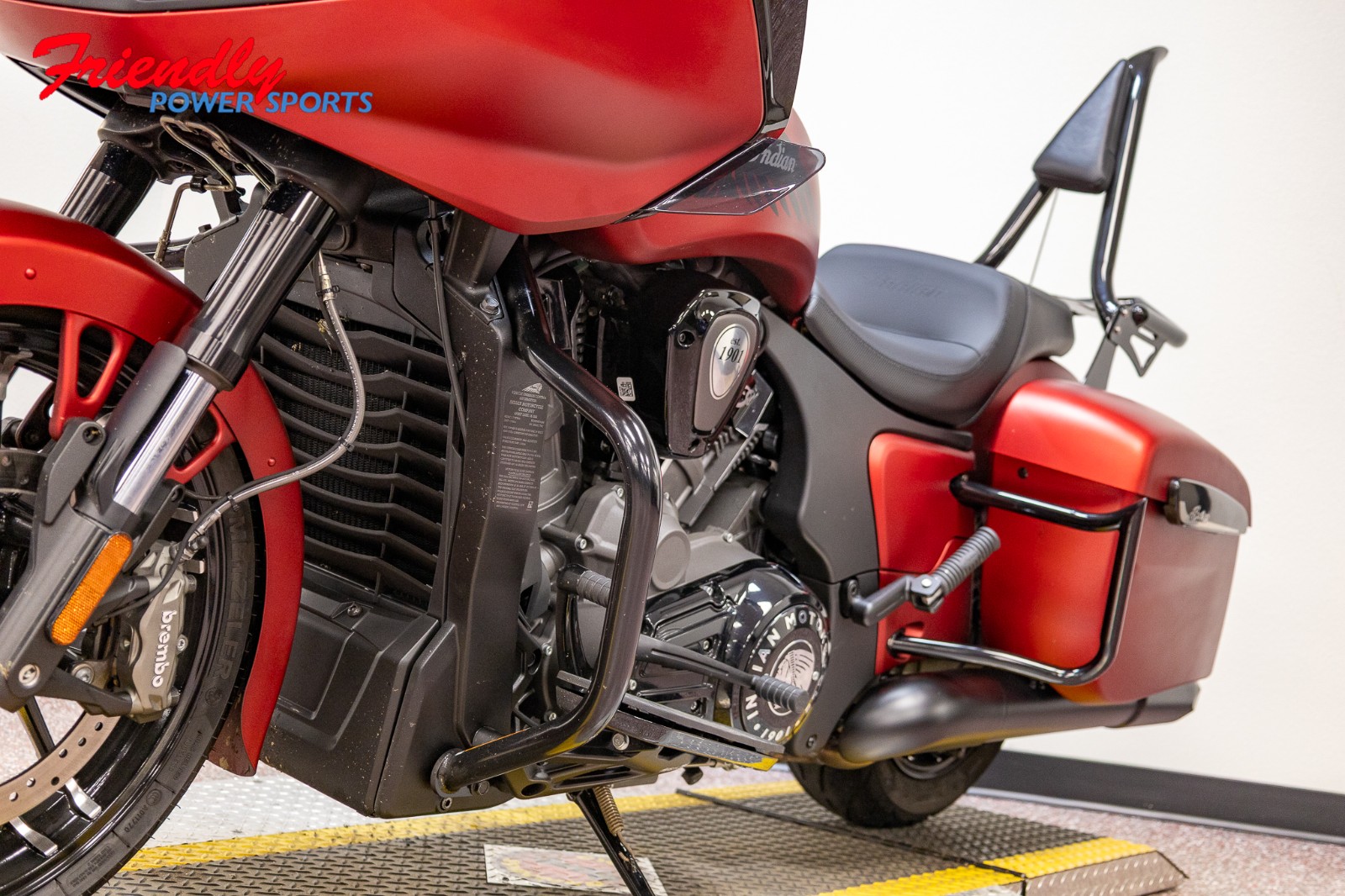 2024 INDIAN CHALLENGER DARK HORSE, SUNSET RED SMK, 49ST Dark Horse®
