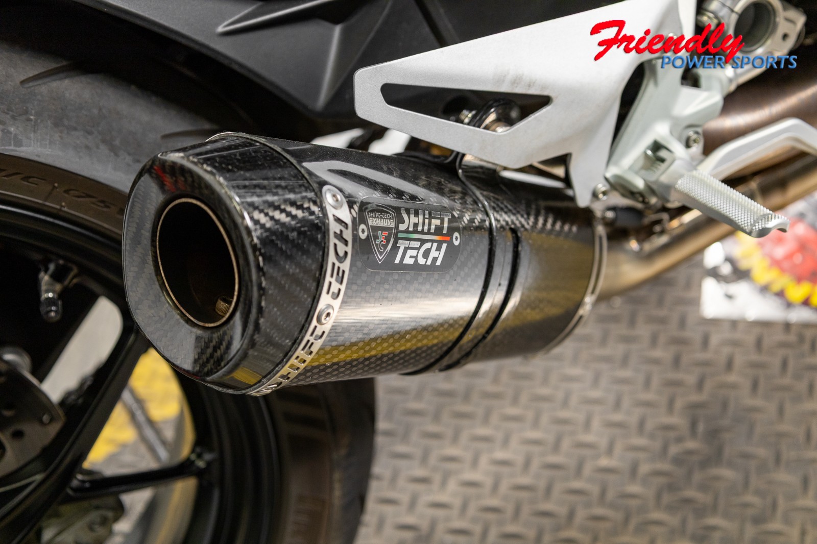 2023 DUCATI STREETFIGHTER V2