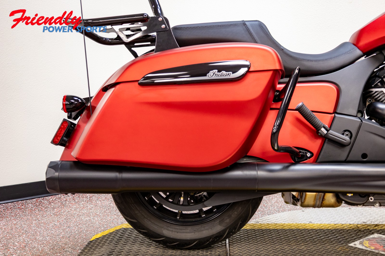 2024 INDIAN CHALLENGER DARK HORSE, SUNSET RED SMK, 49ST Dark Horse®