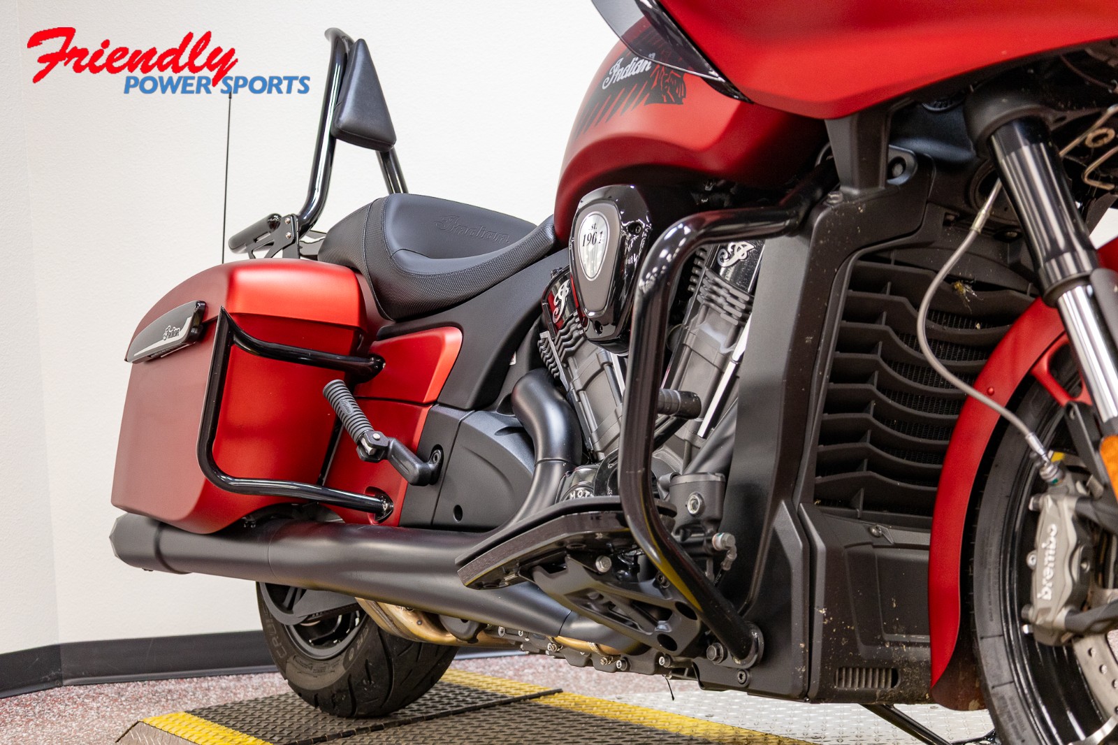 2024 INDIAN CHALLENGER DARK HORSE, SUNSET RED SMK, 49ST Dark Horse®