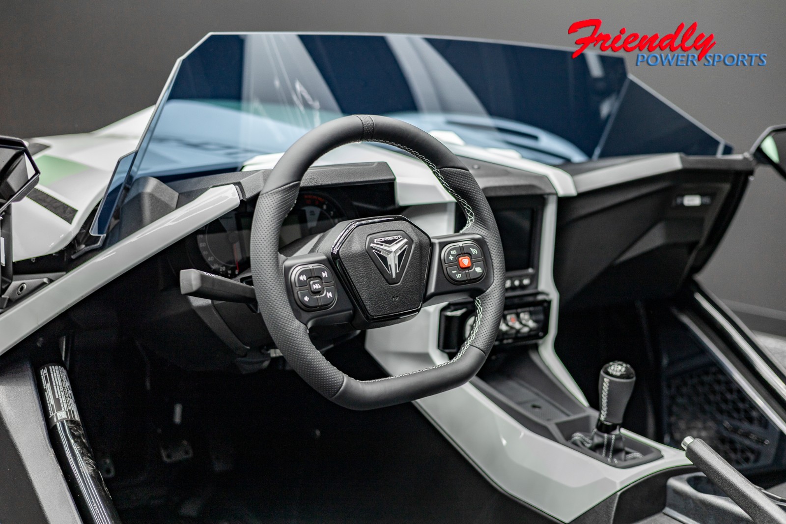 2026 SLINGSHOT R MANUAL - WHITE
