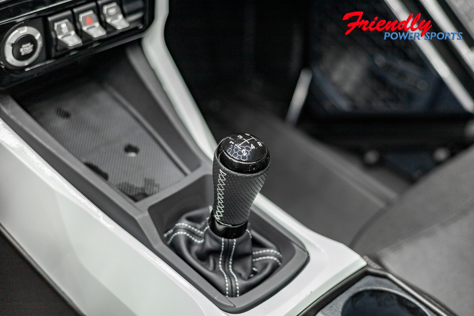 2026 SLINGSHOT R MANUAL - WHITE