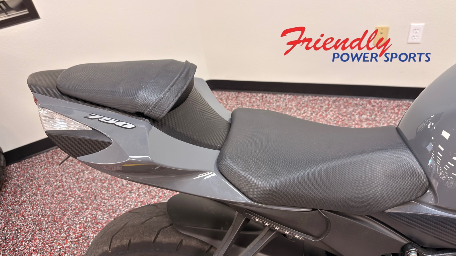 2025 SUZUKI GSX-R750