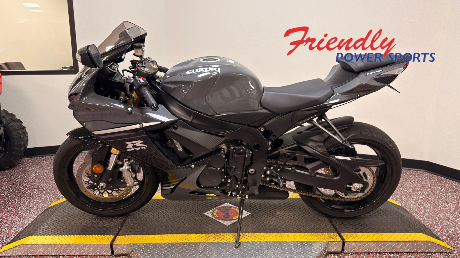 2025 SUZUKI GSX-R750