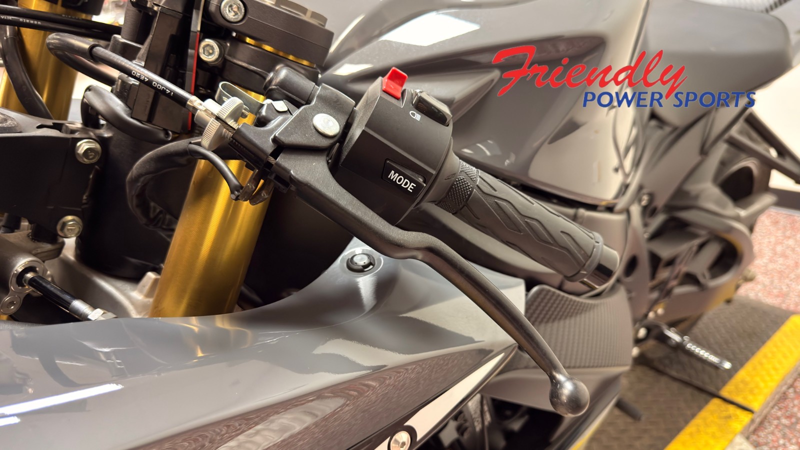 2025 SUZUKI GSX-R750