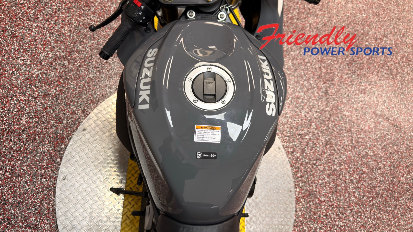 2025 SUZUKI GSX-R750