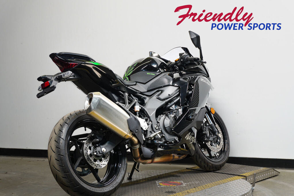 2025 KAWASAKI NINJA ZX400 ABS