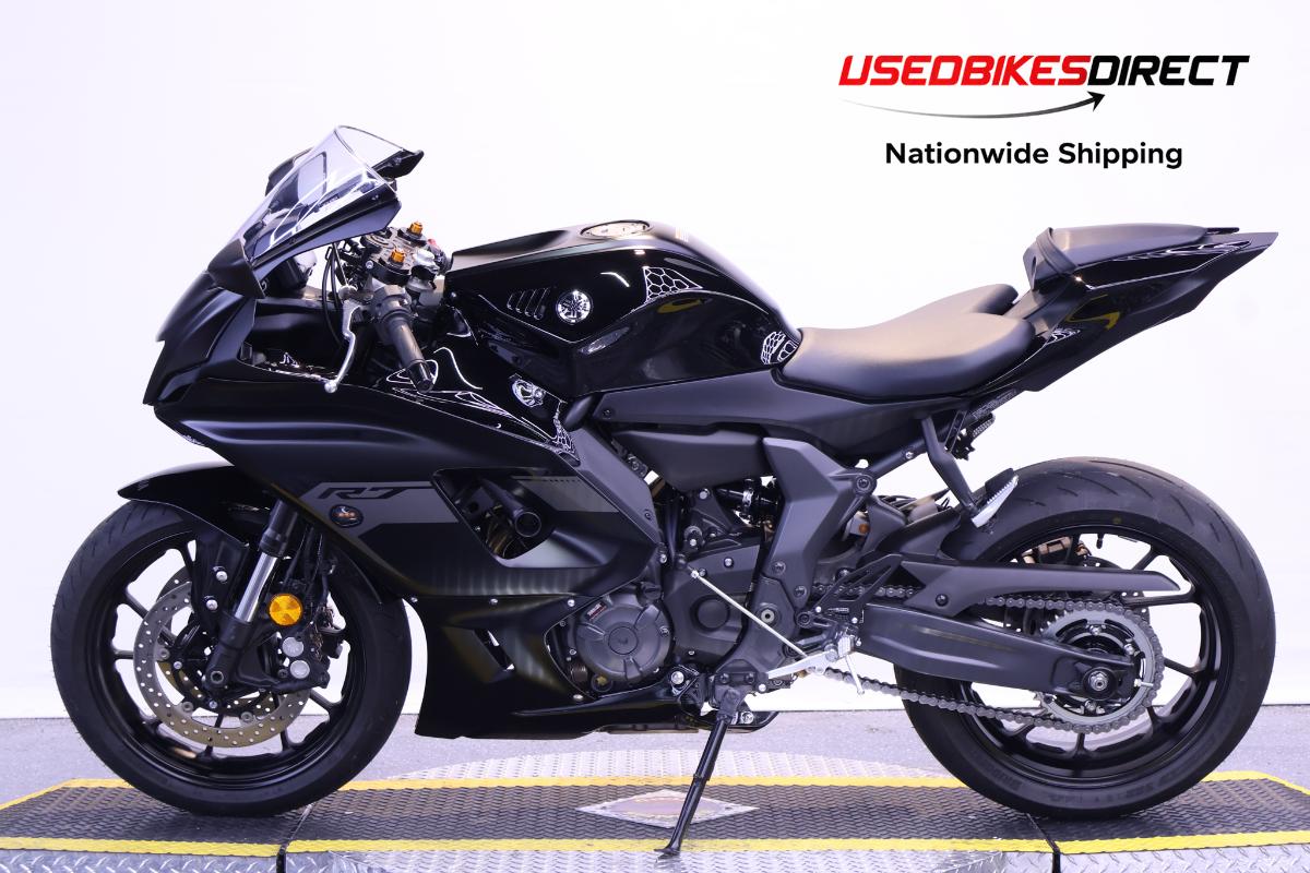 2025 YAMAHA YZF-R7