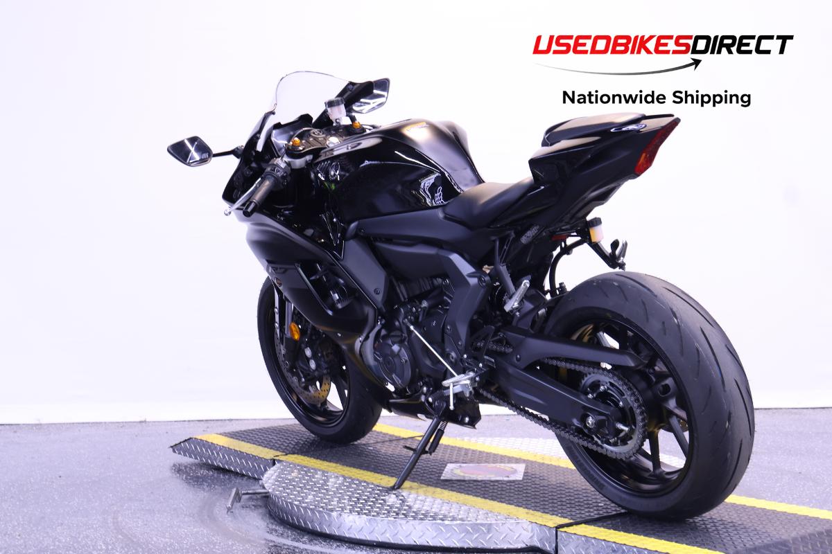 2025 YAMAHA YZF-R7