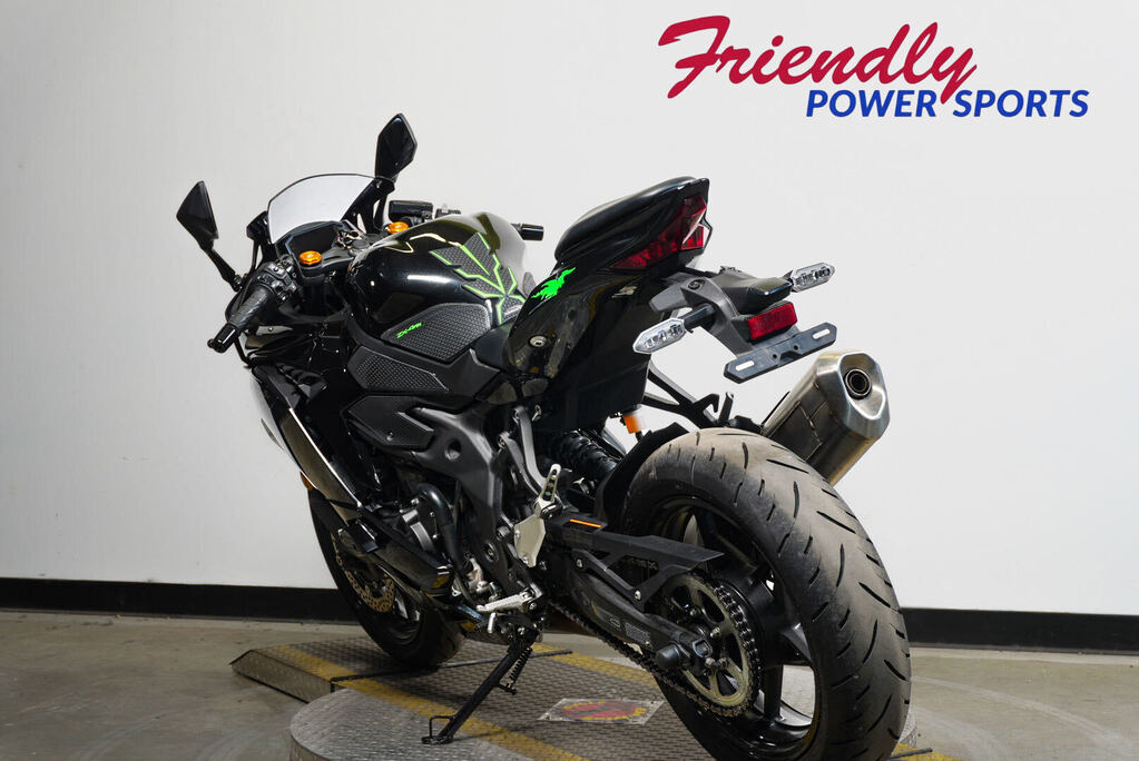2025 KAWASAKI NINJA ZX400 ABS