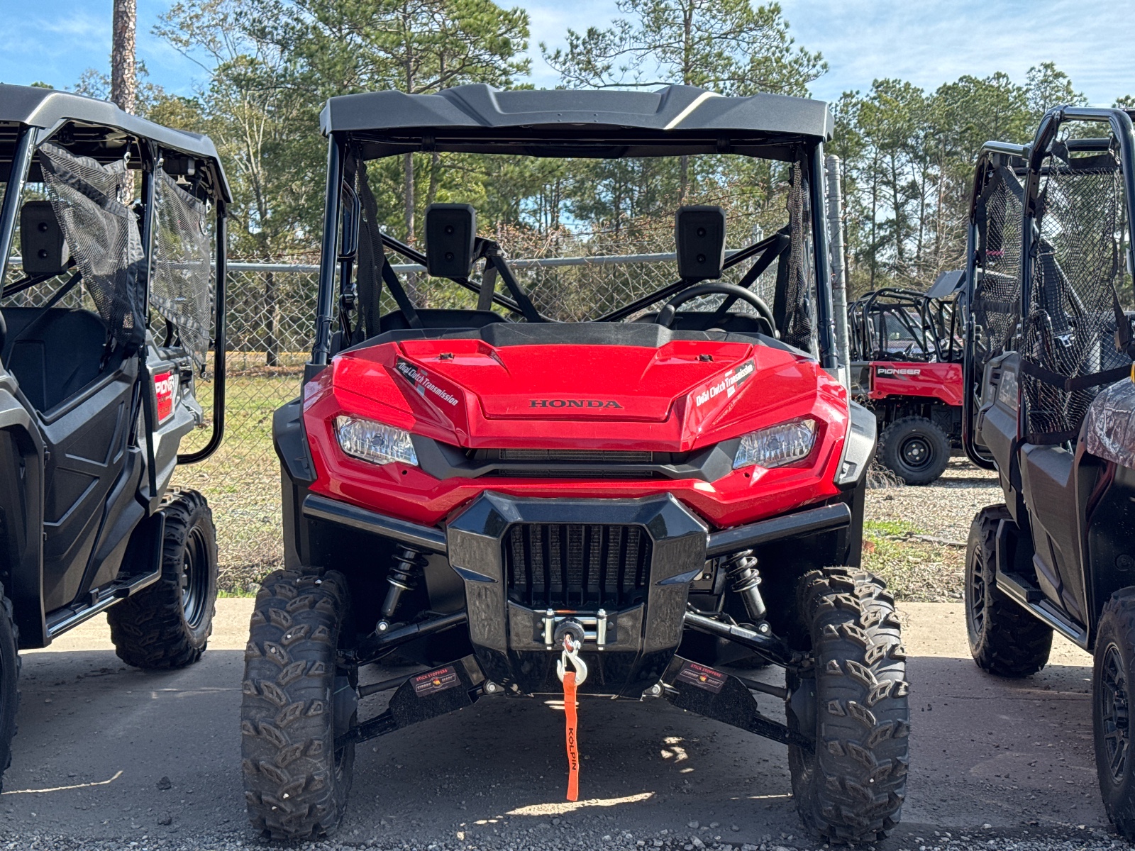 2025 HONDA Pioneer 1000 Deluxe