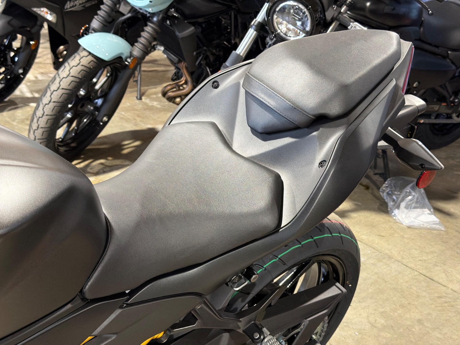 2026 KAWASAKI Z500 ABS