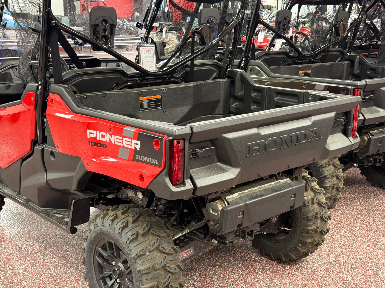 2025 HONDA Pioneer 1000 Deluxe