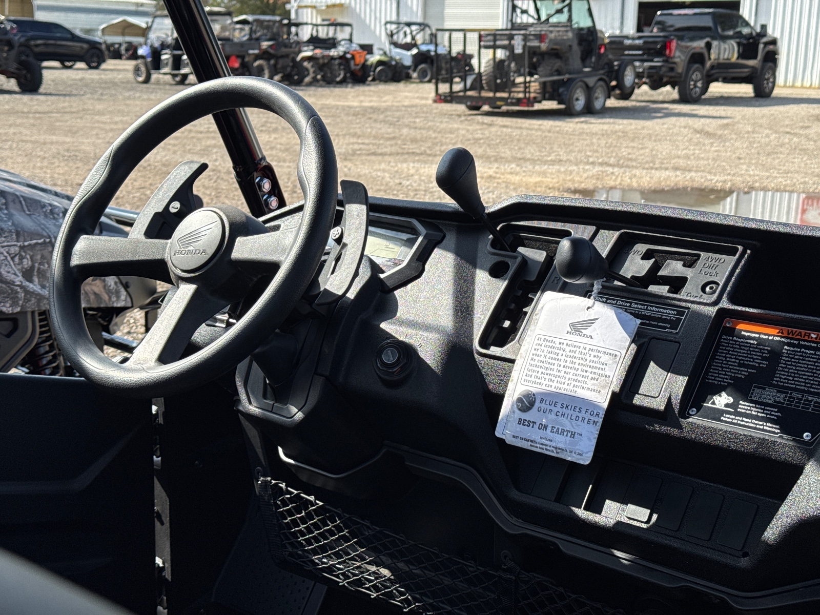 2025 HONDA Pioneer 1000 Deluxe